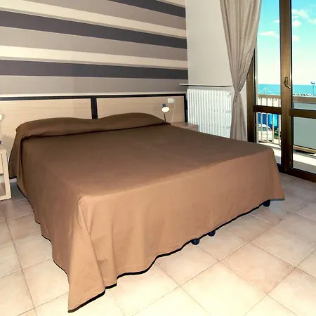 Velus 3* Civitanova Marche