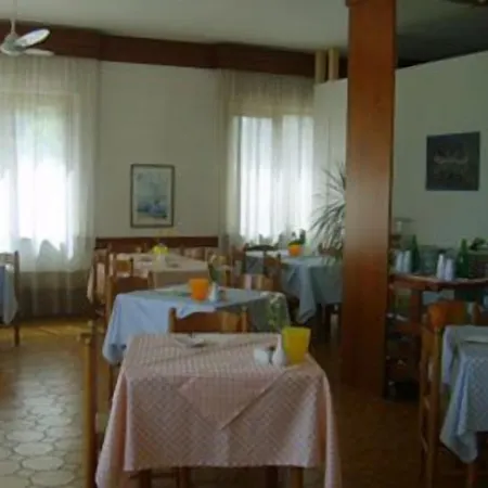 Hotel Velus 3*