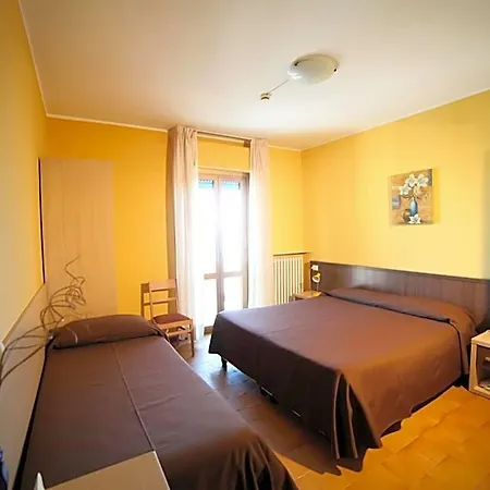 Velus Hotel