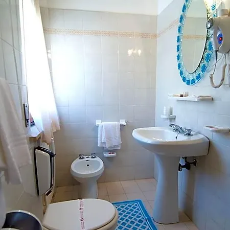 Velus Hotel