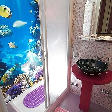 Velus Hotel