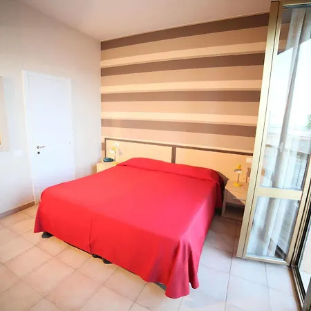 Velus Hotel 3*